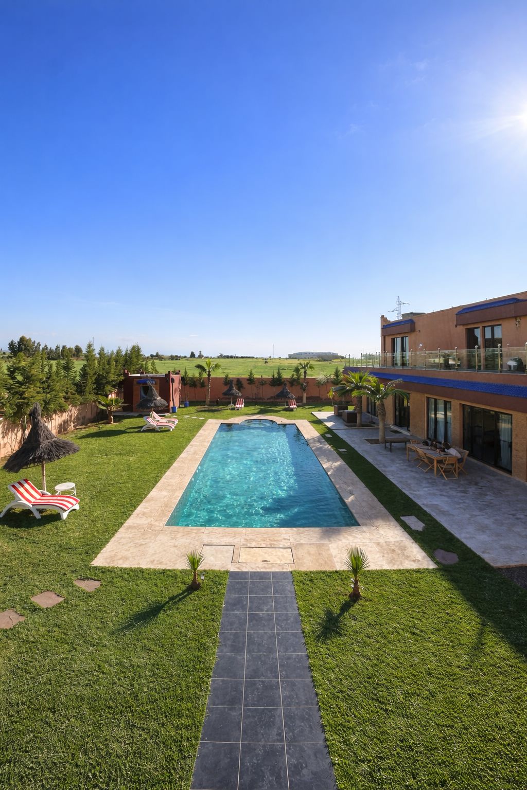 Vue piscine depuis l'étage